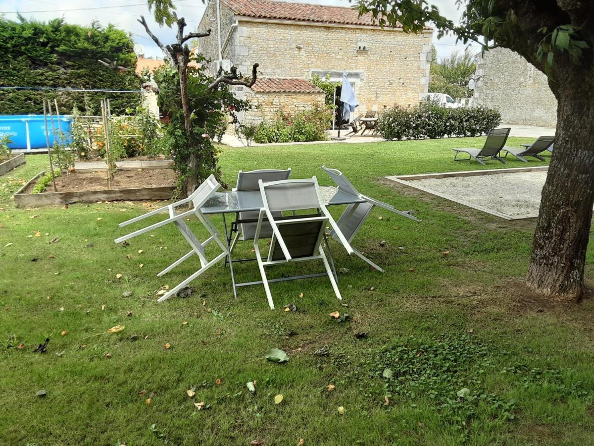 Gite " Les Tourterelles" Thaims Εξωτερικό φωτογραφία